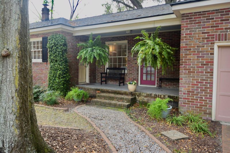 705 W Harrison Rd, Charleston, SC 29407
