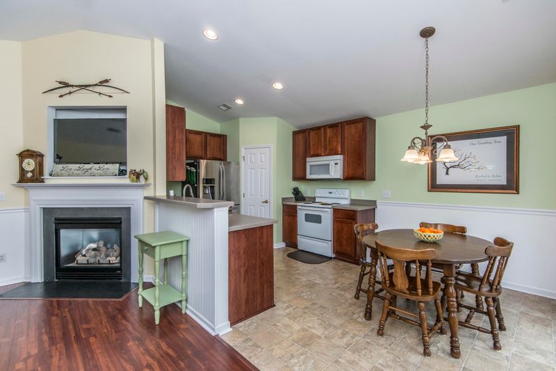 203 Moon Shadow Ln, Summerville, SC 29485