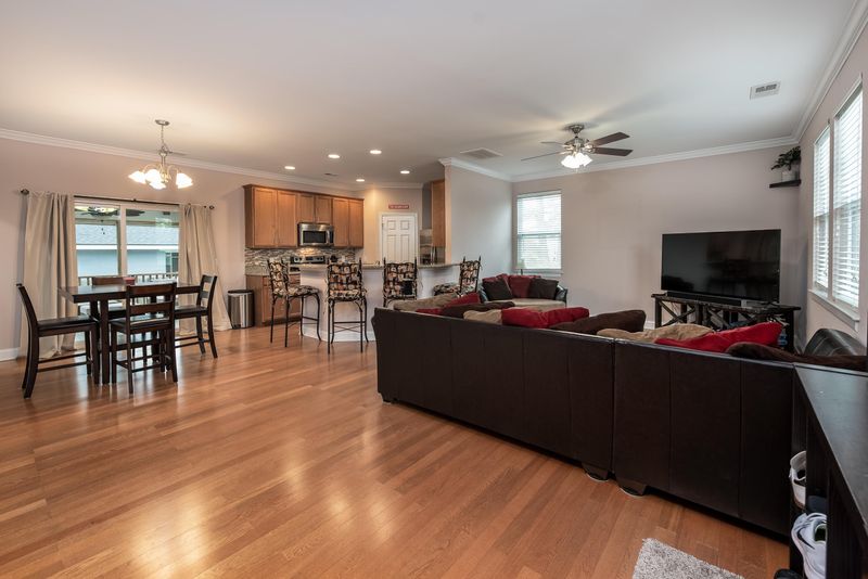 1557 Kemper Ave, Charleston, SC 29412