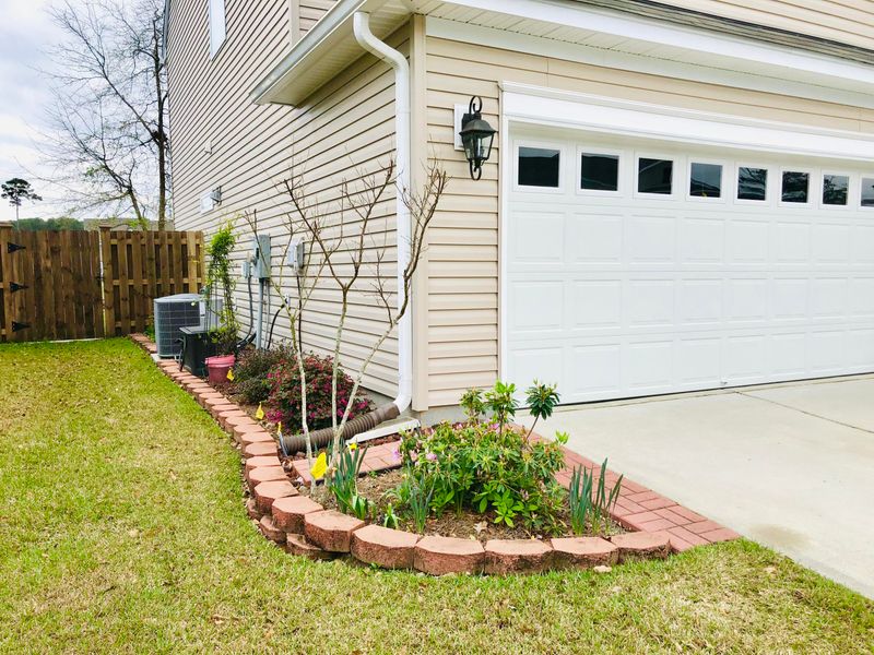 8008 Hydrangea Ln, Hanahan, SC 29410