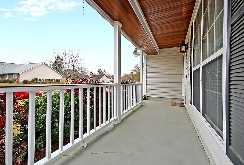 211 Woodland Lakes Rd, Goose Creek, SC 29445