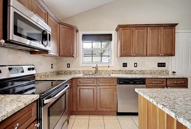 211 Woodland Lakes Rd, Goose Creek, SC 29445
