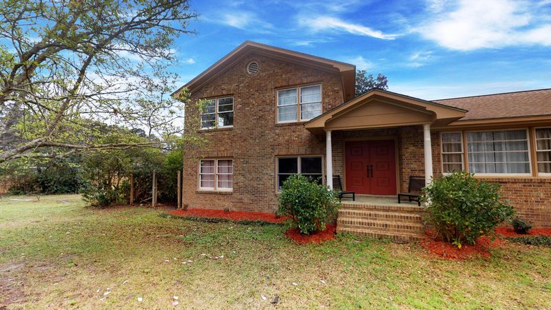 109 Oakridge Dr, Summerville, SC 29483