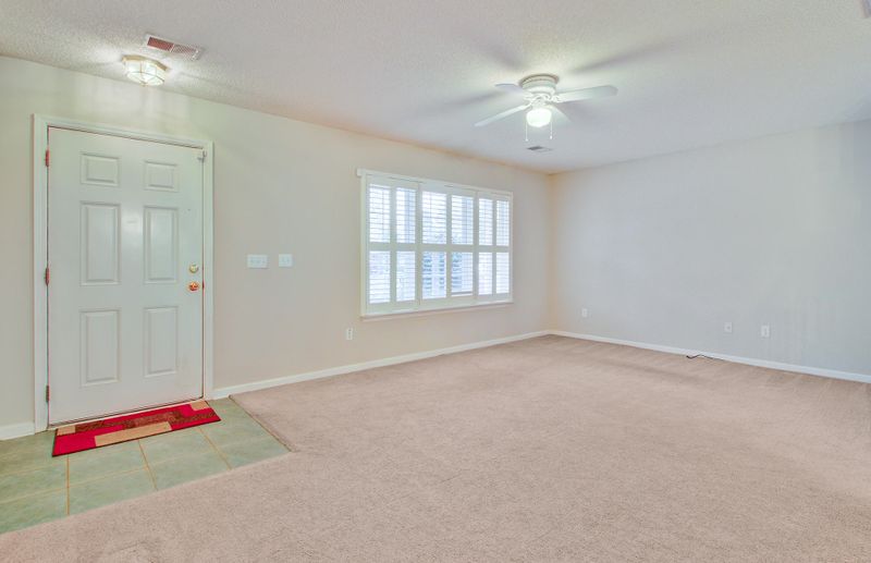 7916 Shadow Oak Dr, North Charleston, SC 29406
