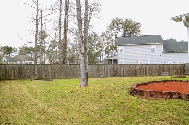 605 Curing Ct, Moncks Corner, SC 29461