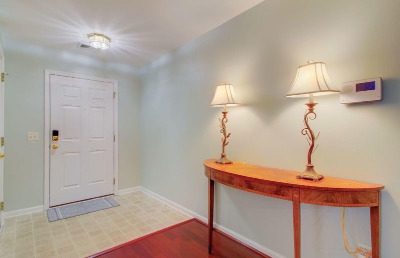 272 Avonshire Dr, Summerville, SC 29483