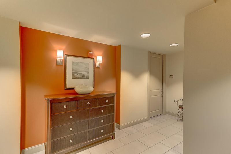 200 River Landing Dr #D 302, Charleston, SC 29492