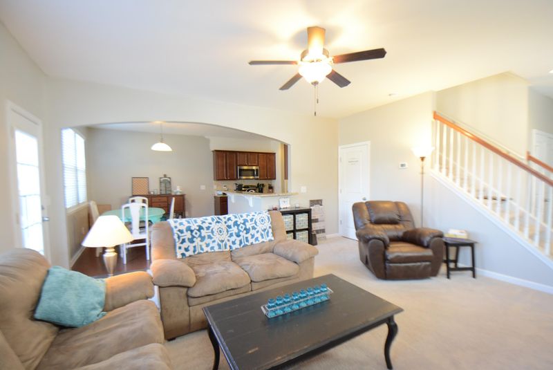 471 Whispering Breeze Ln, Summerville, SC 29486