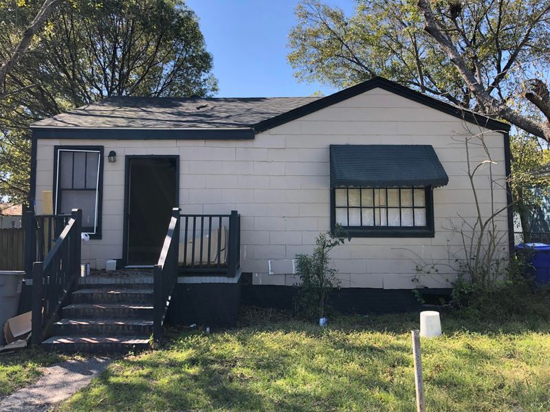 2740 E Surrey Dr, North Charleston, SC 29405