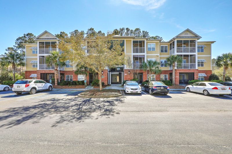 1111 Basildon Rd, Mount Pleasant, SC 29466