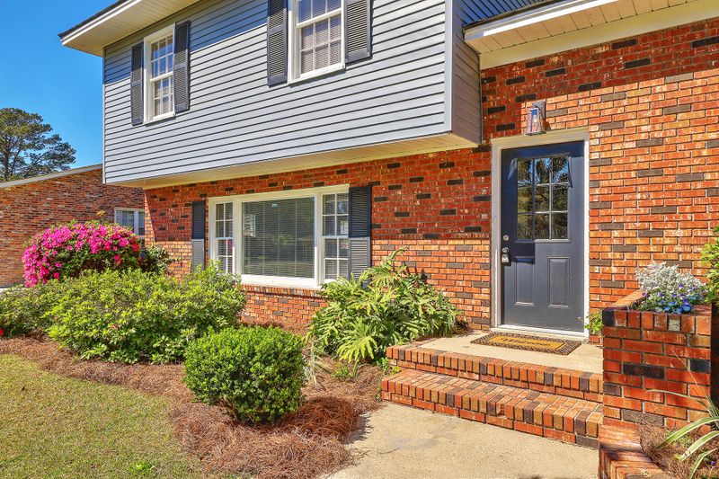 1409 Pooshee Dr, Charleston, SC 29407