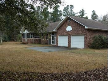 1103 Tamassee Ct, Saint Stephen, SC 29479