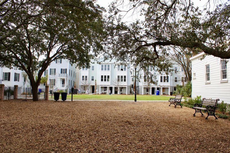 19 Dereef Ct, Charleston, SC 29403
