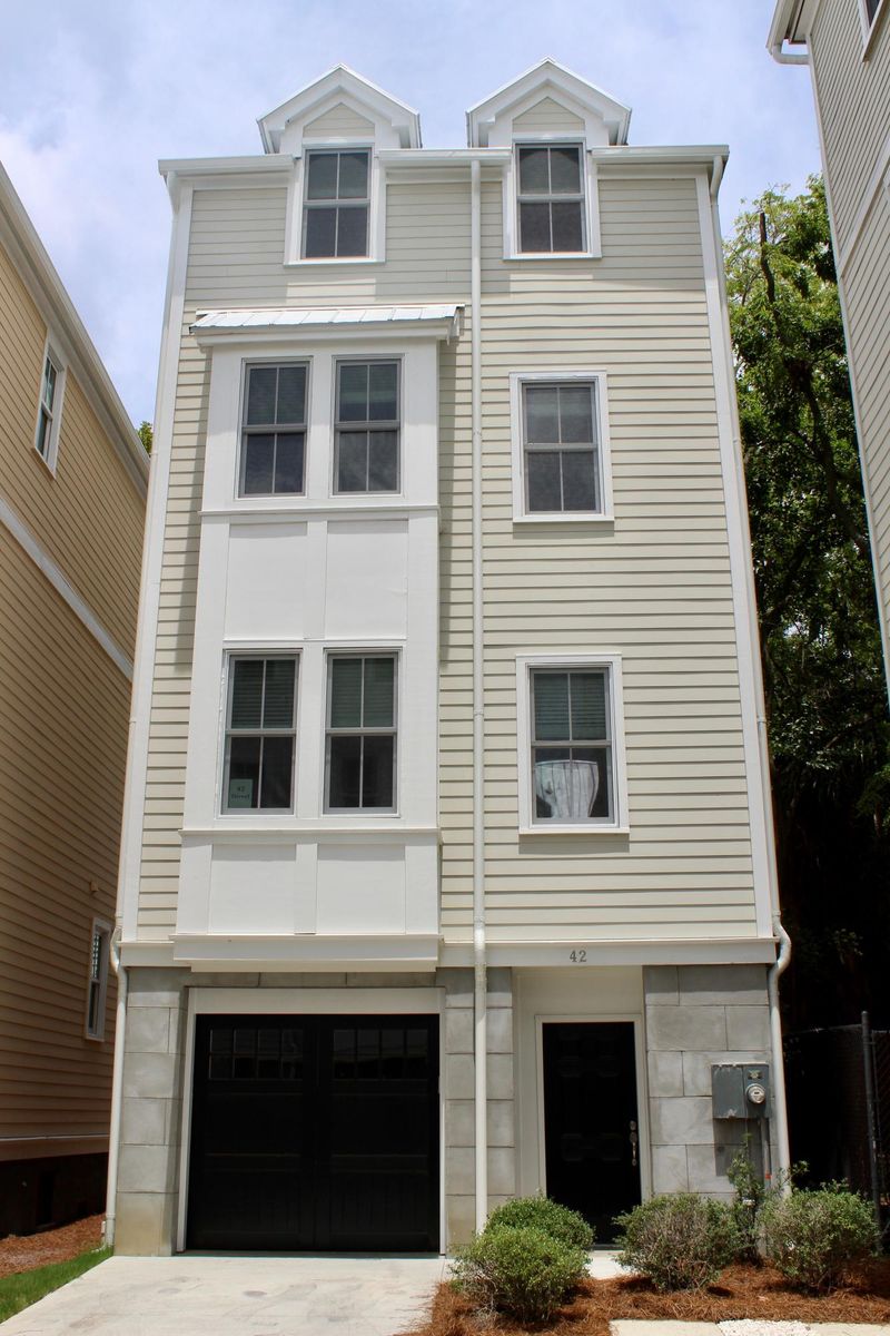 42 Dereef Ct, Charleston, SC 29403