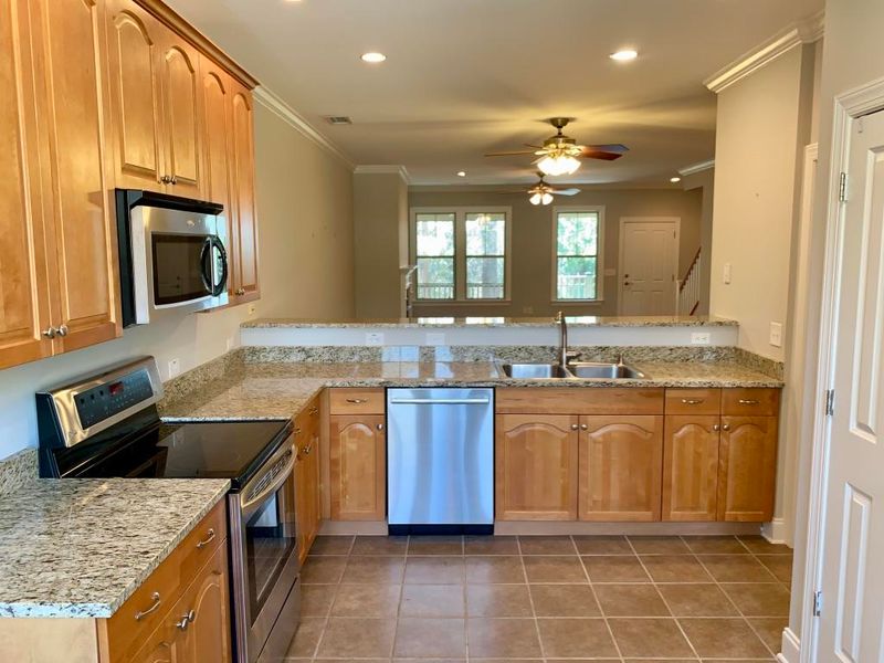 5531 Colonial Chatsworth Cir, Charleston, SC 29418