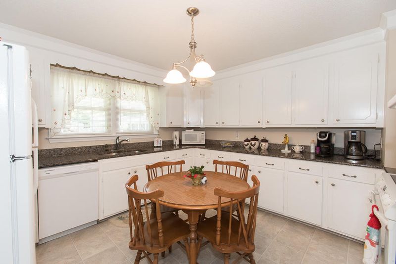 1117 Charlotte Ln, Mount Pleasant, SC 29464