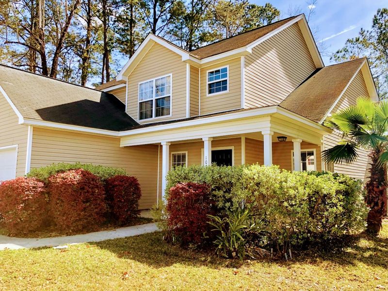 1001 Steelechase Ln, Hanahan, SC 29410
