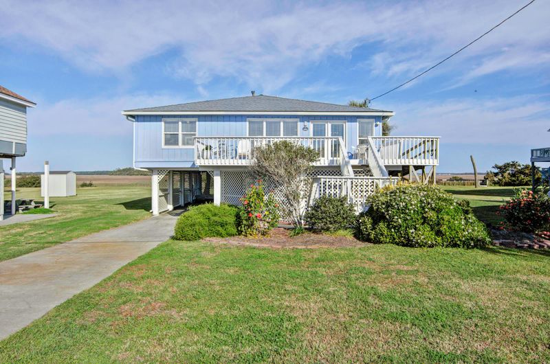 1662 E Ashley Ave, Folly Beach, SC 29439