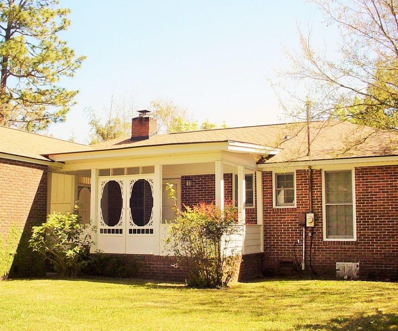 120 Almond St, Pinopolis, SC 29469