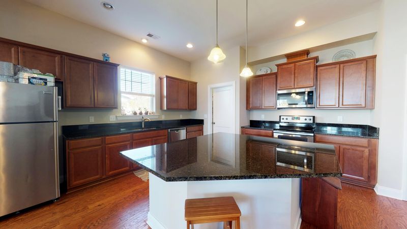 7324 Horned Grebe Ct, Hanahan, SC 29410