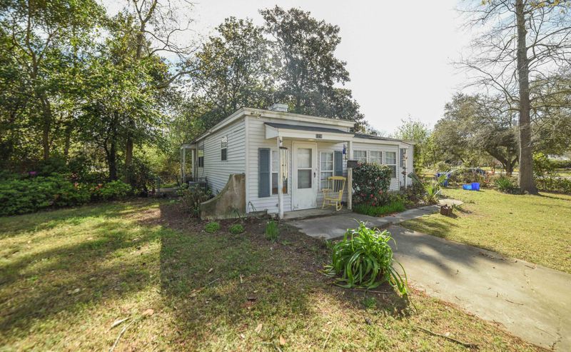 5238 Parkside Dr, North Charleston, SC 29405