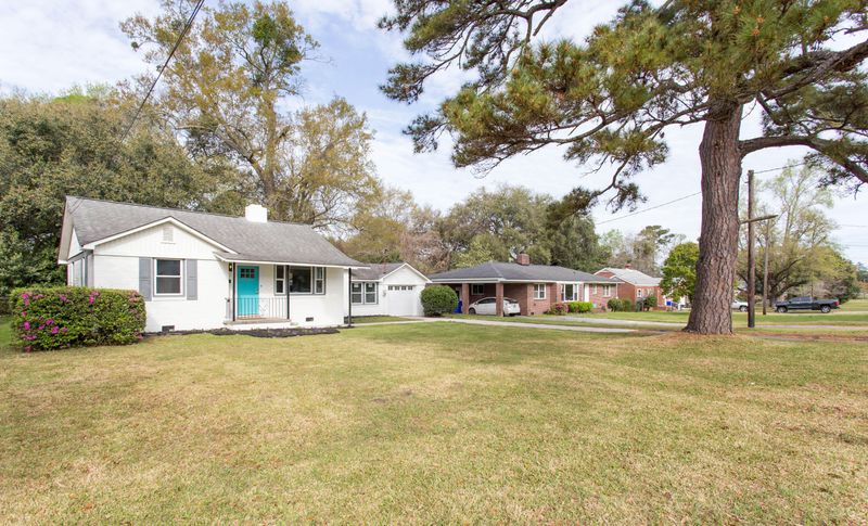 4915 Victoria Ave, North Charleston, SC 29405