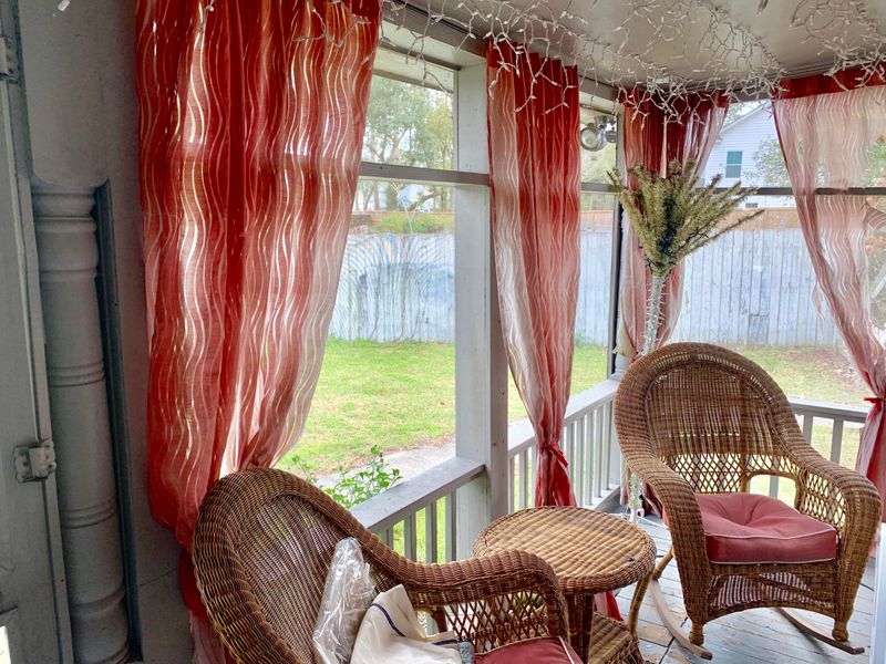 1817 Rifle Range Rd, Mount Pleasant, SC 29464