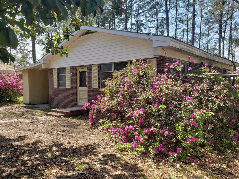 859 Savage Rd, Charleston, SC 29414