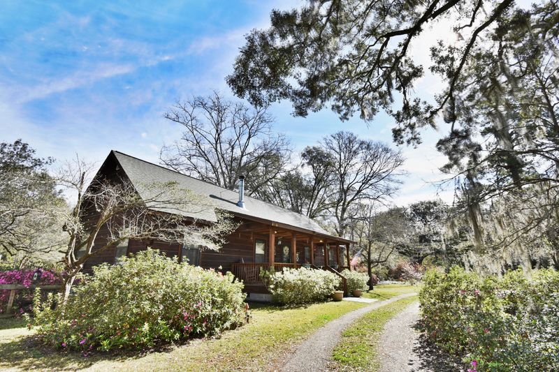 710 E Thomas St, Summerville, SC 29485