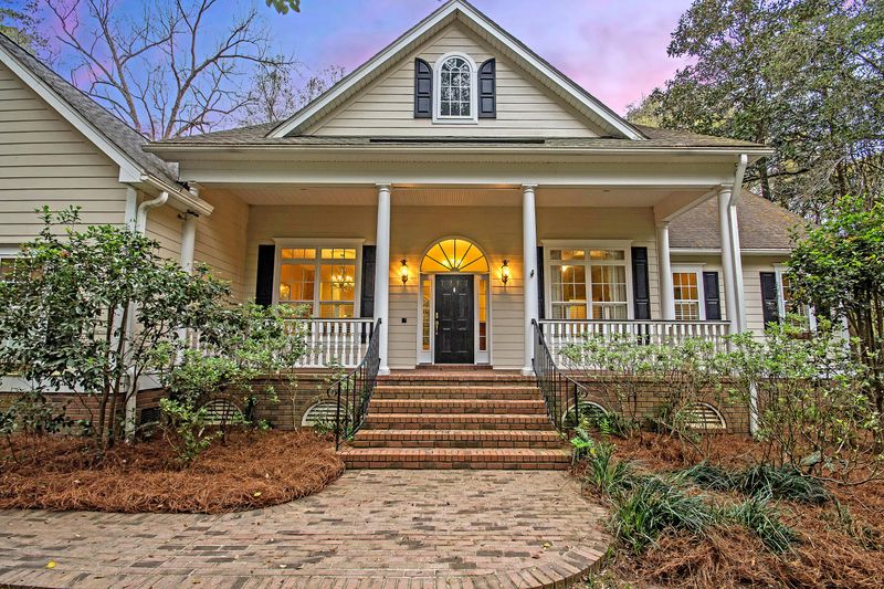 5565 Middle Creek Rd, Ravenel, SC 29470