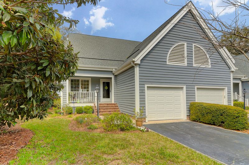 101 Waterfront Plantation Dr, Charleston, SC 29412