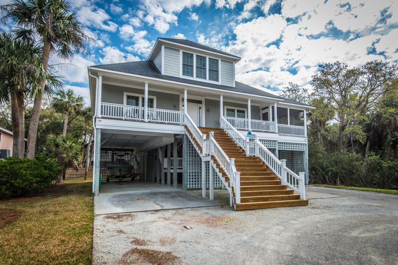 807 Cheehaw St, Edisto Beach, SC 29438