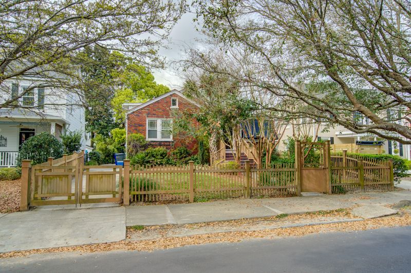 194 Grove St, Charleston, SC 29403