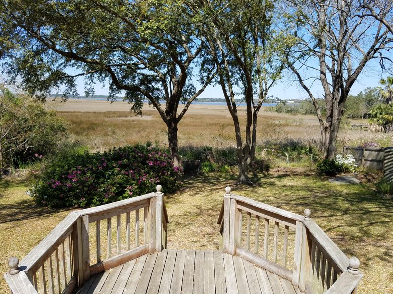 1963 N Trinity Dr, Charleston, SC 29407