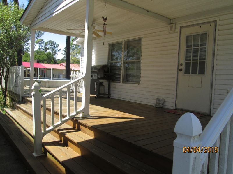 416 Lake Moultrie Dr, Bonneau, SC 29431
