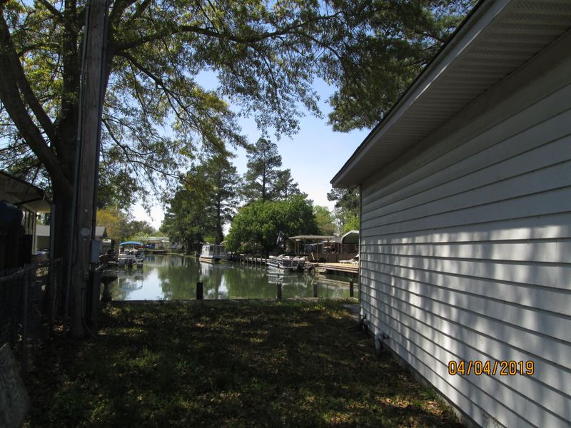 416 Lake Moultrie Dr, Bonneau, SC 29431
