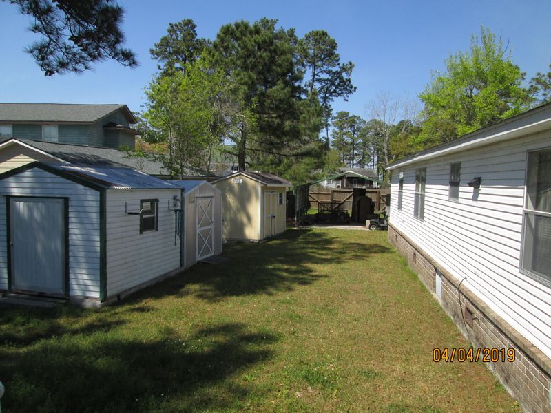 416 Lake Moultrie Dr, Bonneau, SC 29431