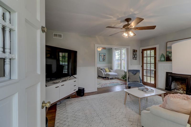 1211 Pickens St, Hanahan, SC 29410