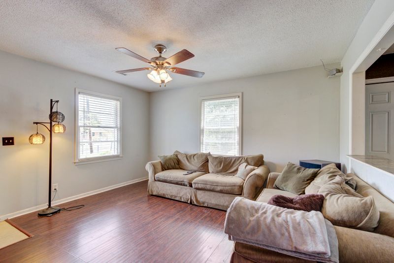 109 Summit Ave, Goose Creek, SC 29445