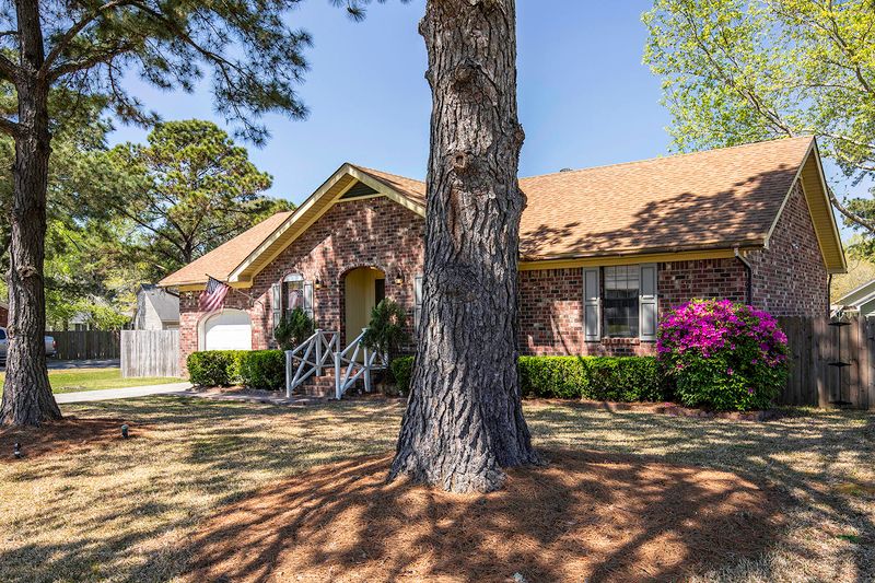 1504 Wakendaw Rd, Mount Pleasant, SC 29464