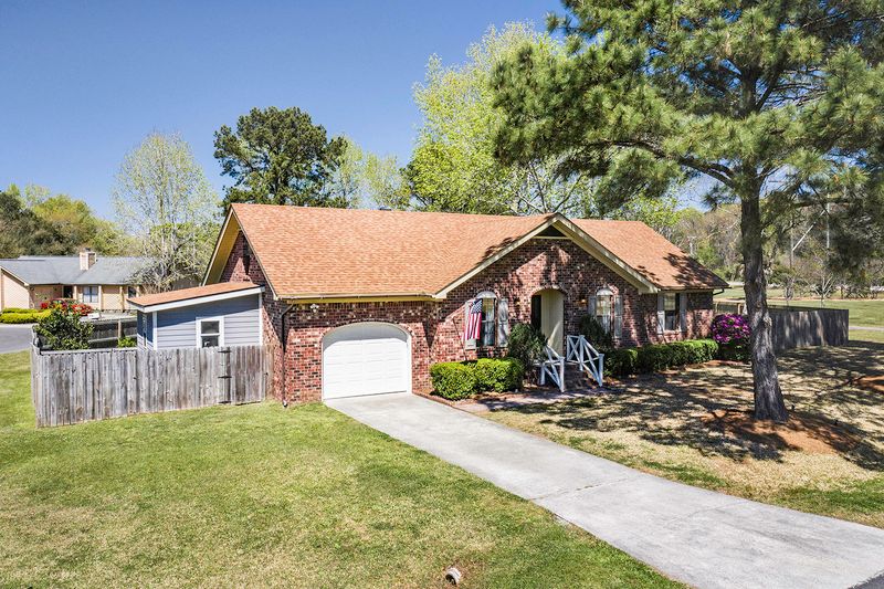 1504 Wakendaw Rd, Mount Pleasant, SC 29464