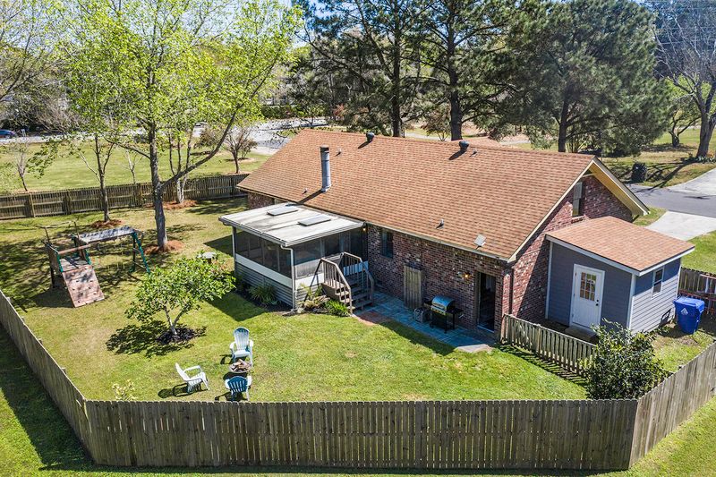 1504 Wakendaw Rd, Mount Pleasant, SC 29464