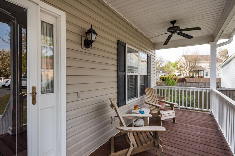 26 Commissioners Ct, Hanahan, SC 29410