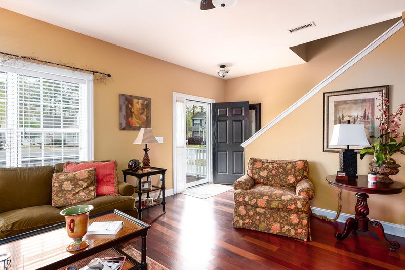 26 Commissioners Ct, Hanahan, SC 29410