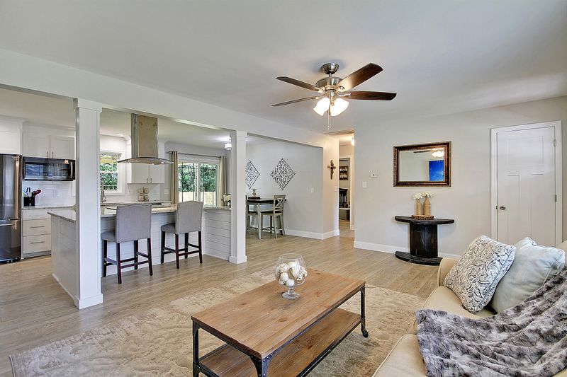 627 Constant Dr, Charleston, SC 29412