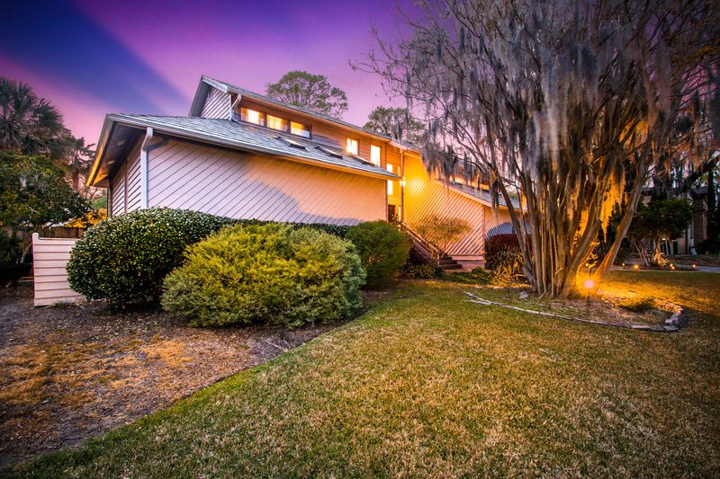 5 Leone Ct, Hanahan, SC 29410