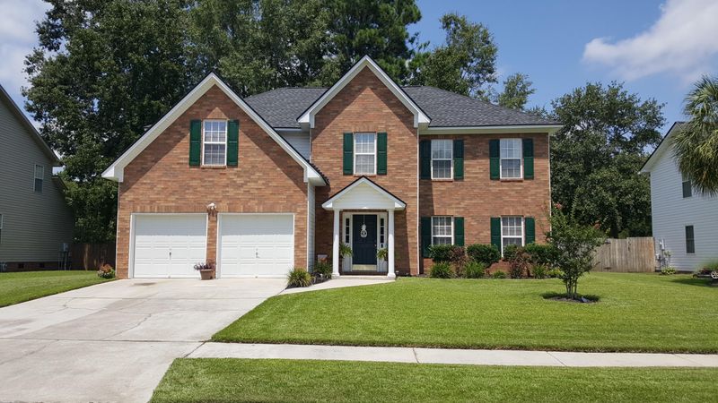 119 Holbrook Ln, Goose Creek, SC 29445