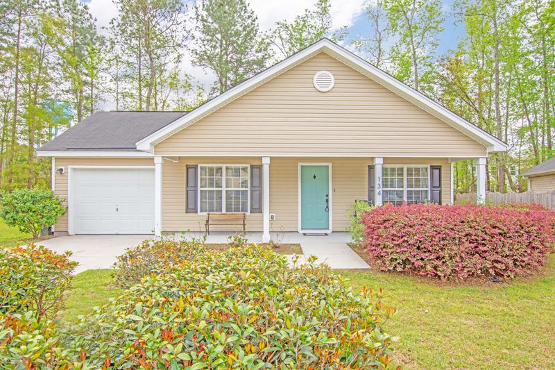 134 Coronet St, Summerville, SC 29483