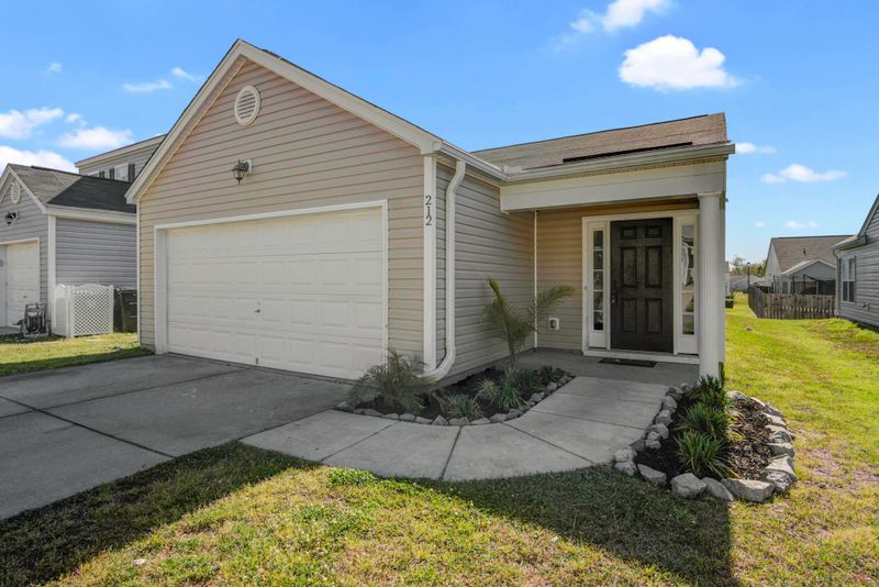 212 Coosawatchie St, Summerville, SC 29485