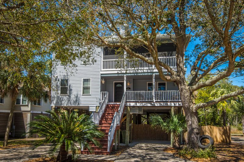 404 W Cooper Ave, Folly Beach, SC 29439